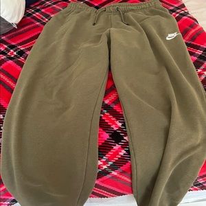 Olive Green Nike Fleece Pants Size (M 8-10)